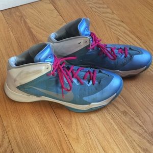 carolina basketball shoes